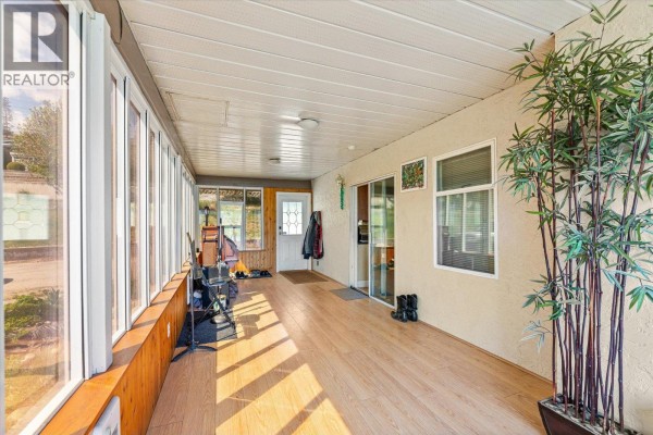 6488 Renfrew Road, Peachland, BC V0H1X7 Photo 5