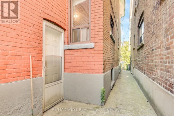 649 Crawford Street N, Toronto, ON, photo 3