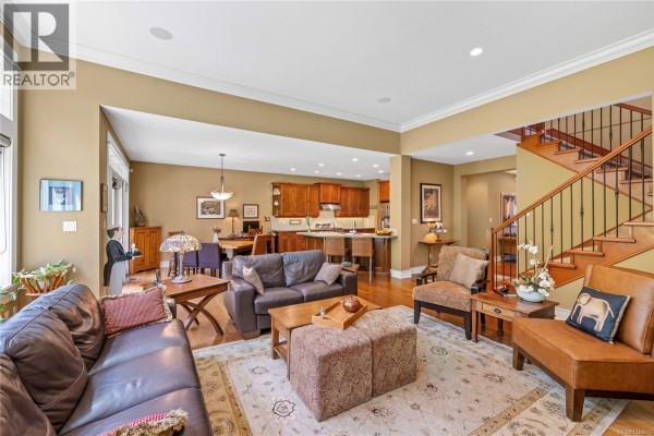 649 Eaglewood Crt, Qualicum Beach, BC, photo 3