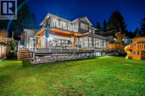 649 Sylvan Avenue, Vancouver, BC V7R2E8 Photo 2