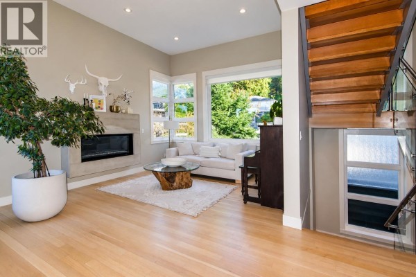 649 Sylvan Avenue, Vancouver, BC V7R2E8 Photo 5