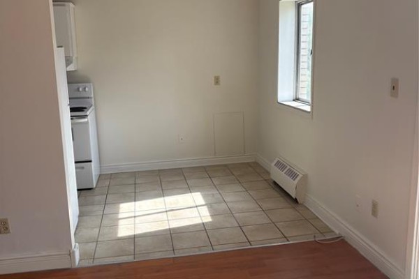 Living room - 6490 Wyandotte East Unit# 210, Windsor, ON N8S1P1 Photo 5