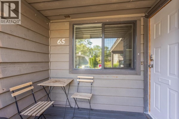65 1930 Cedar Village Crescent, North Vancouver, BC V7J3M5 Photo 2