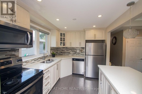 65 Bridgenorth Crescent, Toronto, ON, photo 2