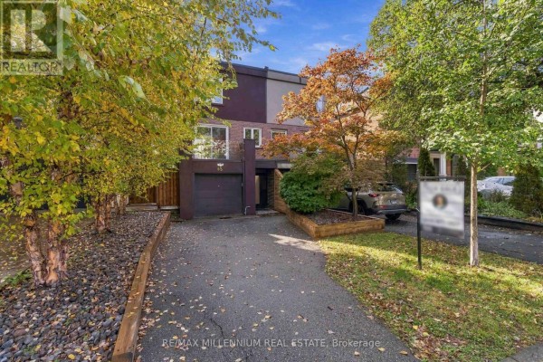 65 Castlefield Avenue, Toronto