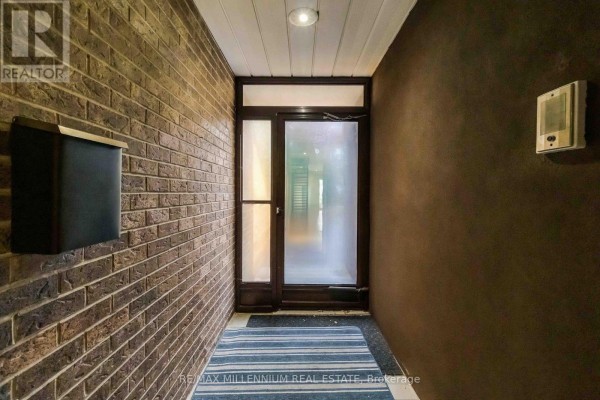Laundry room - 65 Castlefield Avenue, Toronto, ON M4R1G5 Photo 4