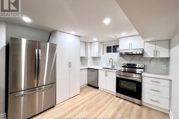 65 Dewlane Drive W, Toronto