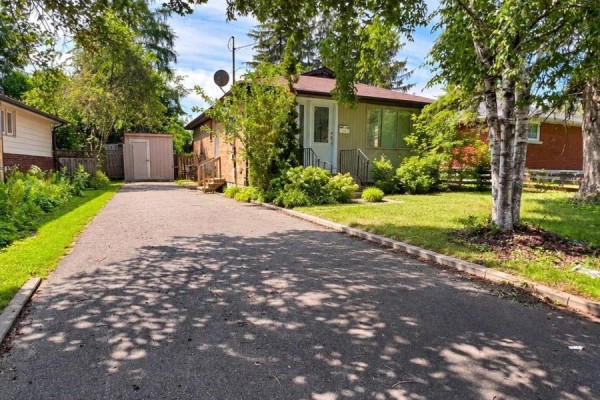 65 Dunning Avenue, Aurora