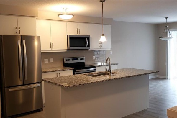 3pc Bathroom - 65 Fenside Street, Kitchener, ON N2P0J5 Photo 2