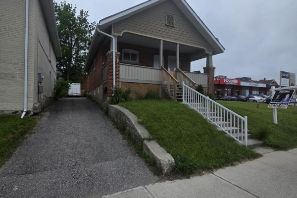 65 Front Street S, Orillia, ON L3V4S2 Photo 2