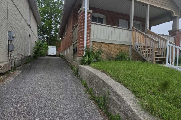 65 Front Street S, Orillia, ON L3V4S2 Photo 3