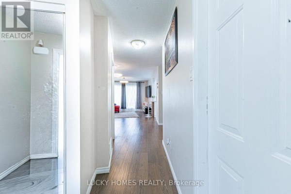 65 Lyfytt Crescent, Barrie, ON, photo 2