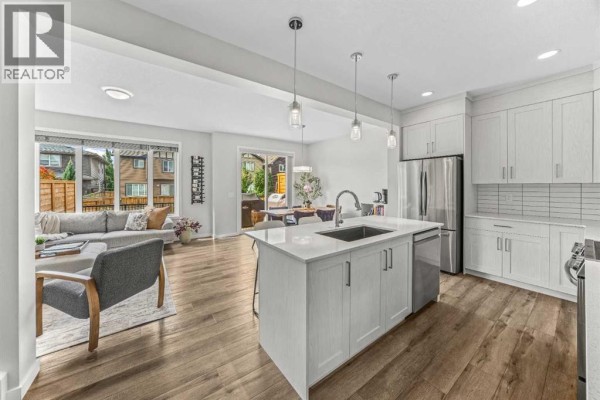 Kitchen - 65 Morgan Street, Cochrane, AB T4C2R6 Photo 4