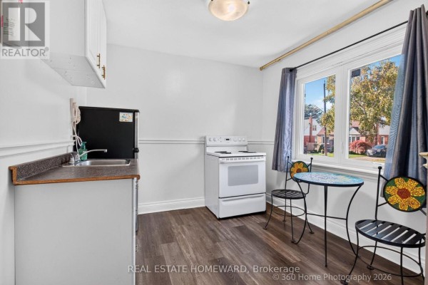 Family room - 65 Natal Avenue, Toronto, ON M1N3V5 Photo 5