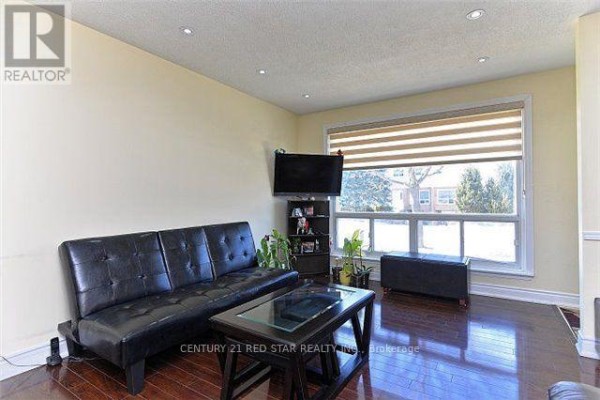 Dining room - 65 Newstead Crescent, Brampton, ON L6V2A8 Photo 2
