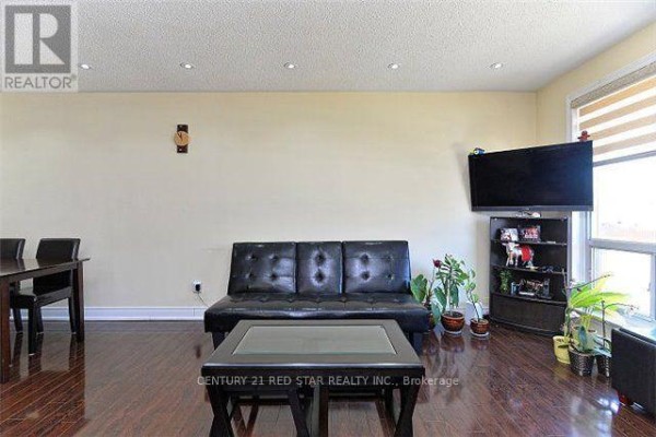Kitchen - 65 Newstead Crescent, Brampton, ON L6V2A8 Photo 3