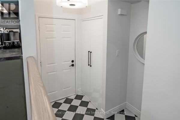 65 Normandy Place, Oakville, ON, photo 2