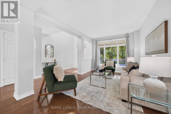 Living room - 65 Osprey Crescent, Ottawa, ON K2M2Z8 Photo 4