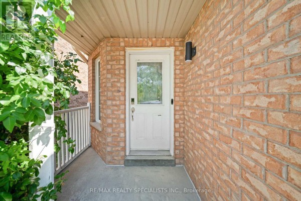 Eating area - 65 Ozner Court, Brampton, ON L6X4Y9 Photo 3