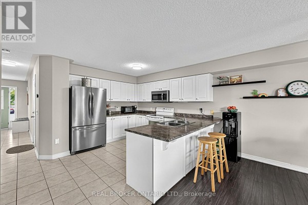 65 Pearl Drive, Orillia, ON L3V0A6 Photo 5
