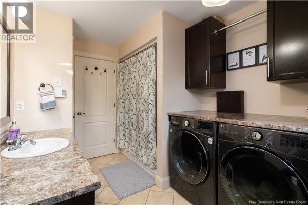Kitchen - 65 Raphael Street, Dieppe, NB E1A8S3 Photo 4