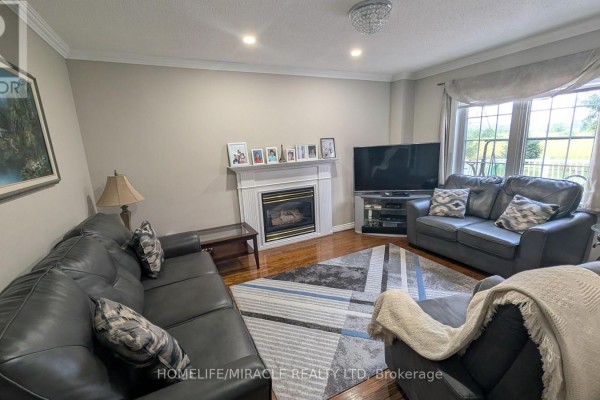 65 Timber Lane, Vaughan, ON L4L3J6 Photo 4