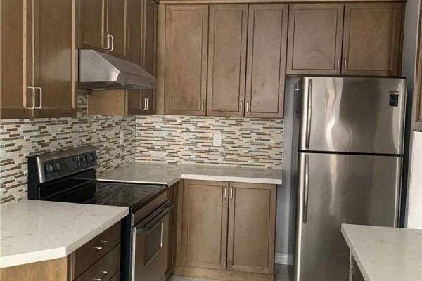 Kitchen - 65 Venture Avenue, Richmond Hill, ON L4S2R5 Photo 3