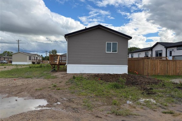 650 Campbell Cove, Brandon, MB, photo 2