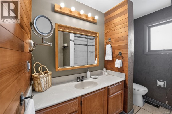 Laundry room - 650 Hunter St, Nanaimo, BC V9S1R1 Photo 5