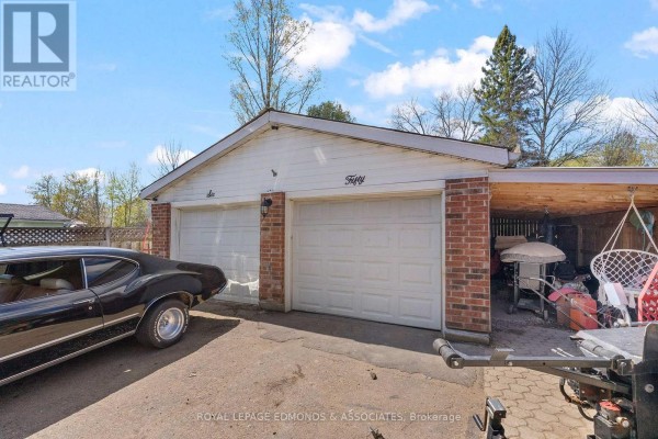 650 Lorne Street W, Laurentian Valley, ON K8A6T6 Photo 4