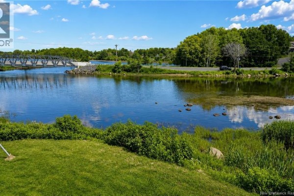 650 West Drive, Bathurst, NB, photo 3