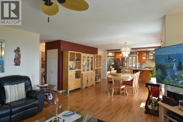 6502 Sunshine Coast Highway, Sechelt, BC V7Z0M9 Photo 3