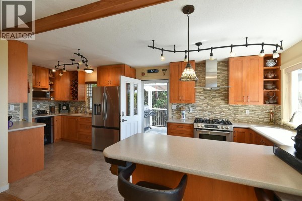 6502 Sunshine Coast Highway, Sechelt, BC V7Z0M9 Photo 5