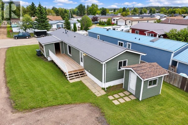 Foyer - 6506 52 Street, Ponoka, AB T4J1E2 Photo 5