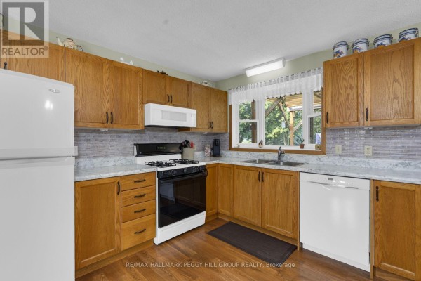 Kitchen - 6506 5th Line, Essa, ON L0L1N0 Photo 5