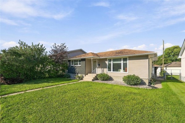 Primary Bedroom - 651 Dallenlea Avenue, Winnipeg, MB R2K2A8 Photo 3