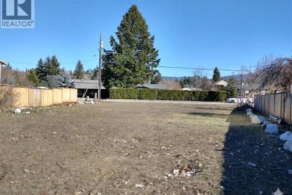 652 Berk Court, Kelowna, BC, photo 2