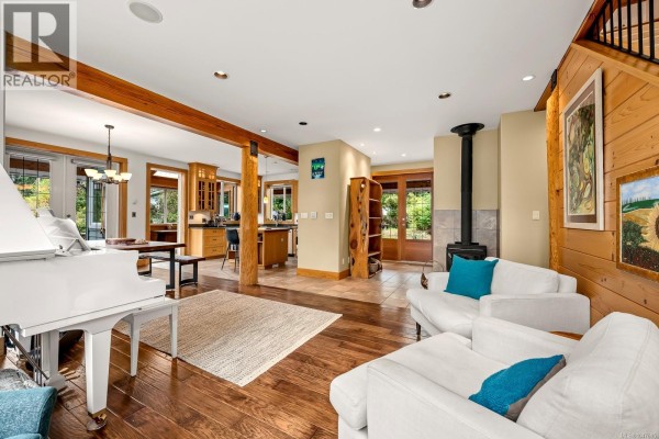 Studio - 652 Fox Rd, Quadra Island, BC V0P1N0 Photo 2