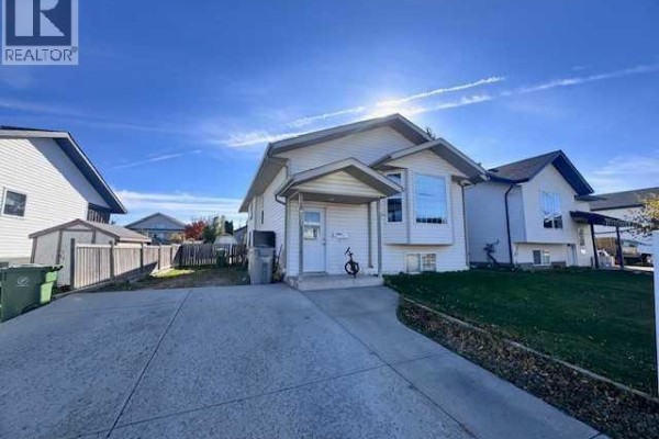 Residential for sale at 6521 35 Street, Lloydminster, AB - MLS® OnYX7I