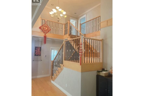 6521 Waltham Avenue, Burnaby, BC, photo 2