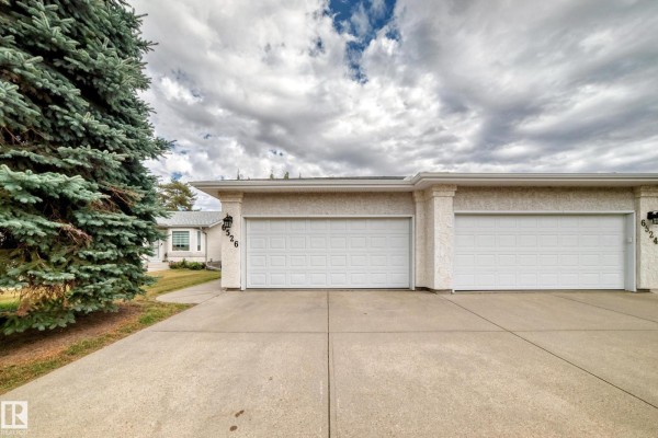 Kitchen - 6526 158 Av Nw, Edmonton, AB T5Y2S7 Photo 3