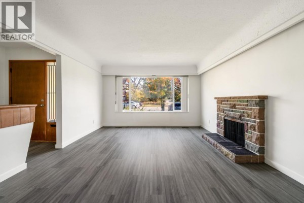 6527 Tyne Street, Vancouver, BC V5S3L9 Photo 2