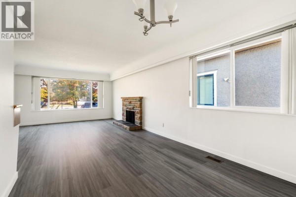 6527 Tyne Street, Vancouver, BC V5S3L9 Photo 3