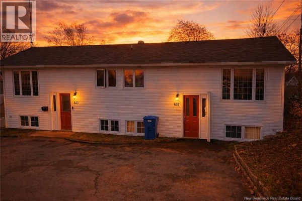653-57 St Anne Street, Bathurst, NB E2A2N5 Photo 2