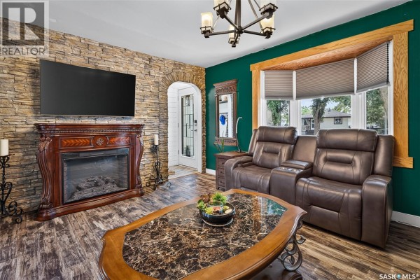Bedroom - 653 Duffield Street W, Moose Jaw, SK S6H5J2 Photo 5