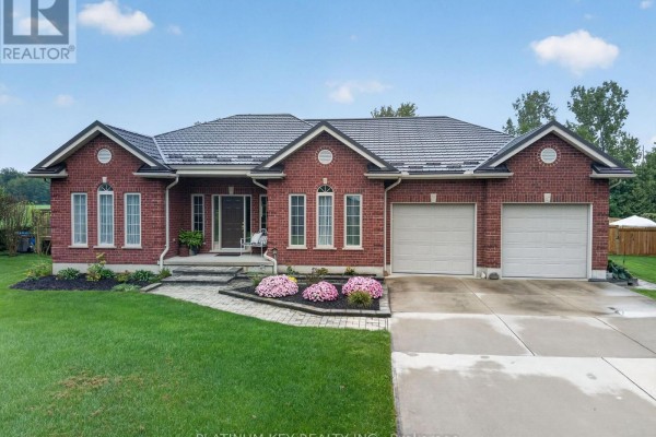 653 Peter Street, Strathroy Caradoc, ON, photo 2