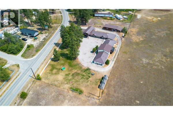 6532 Wasa Lake Park Drive, Wasa, BC V0B2K0 Photo 4