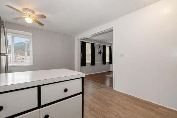 Bedroom 2 - 65321 Pine Close, Fraser Canyon, Boston Bar / Lytton, BC V0K1C0 Photo 5