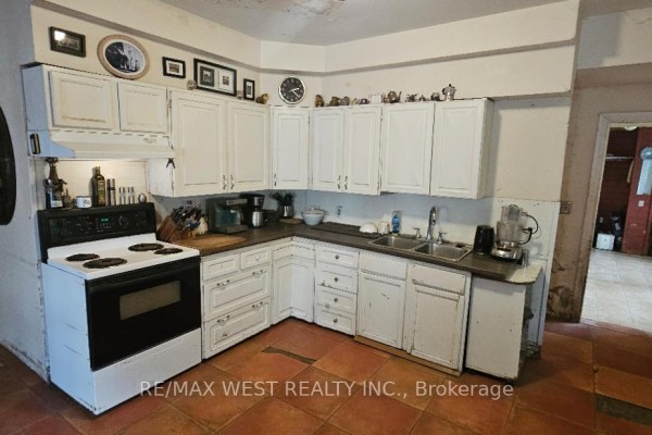6536 5th Side Road, Essa, ON L9R1V2 Photo 5