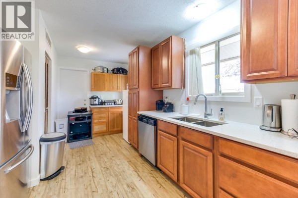 654 Buck Road, Kelowna, BC, photo 2
